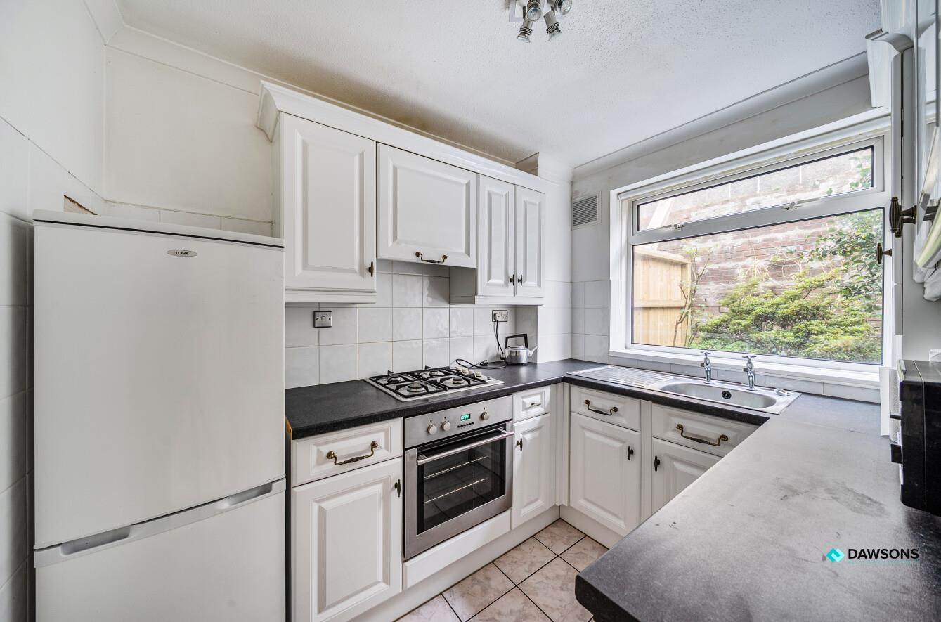 Broad Parks, West Cross, Swansea, SA3 5NZ